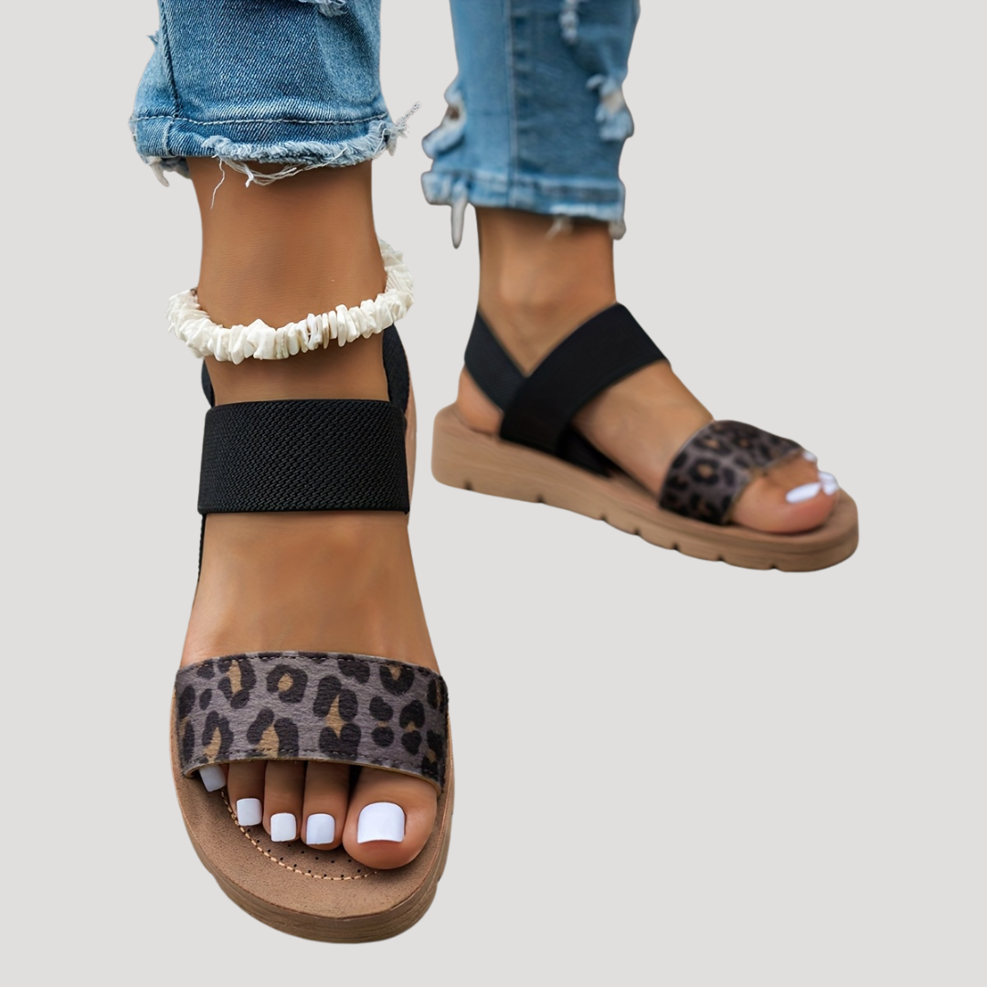 Dames sandalen met leopardprint en kruisbandjes