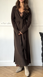 Luxe dames maxi jurk | Gebreid met Knoopdetail