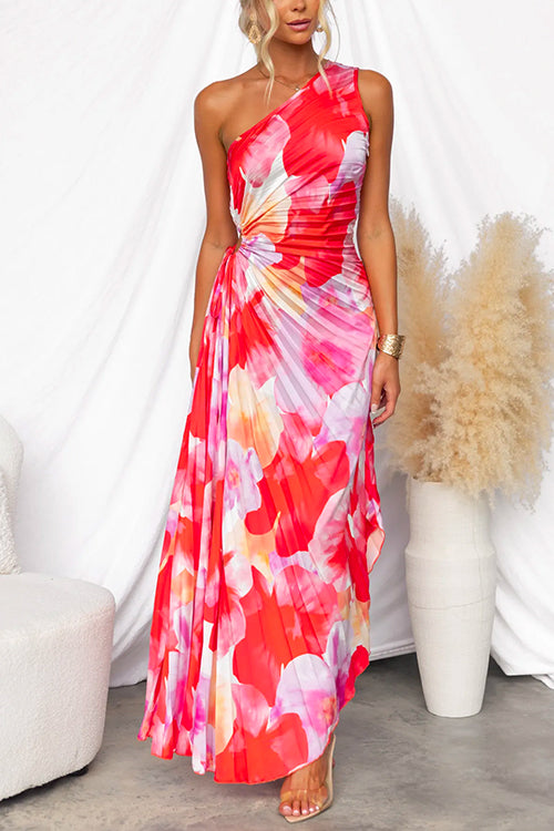 Dames zomerjurk met plissé details en asymmetrische zoom