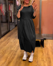 Women's summer midi dress with round neckline and 3/4 sleeves