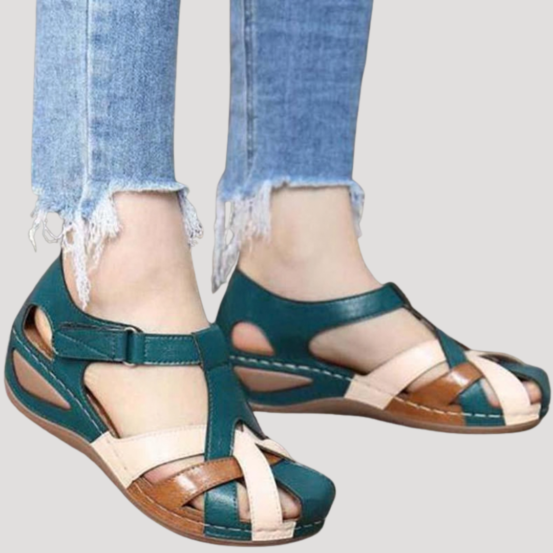 Dames sandalen met gesloten neus en sleehak