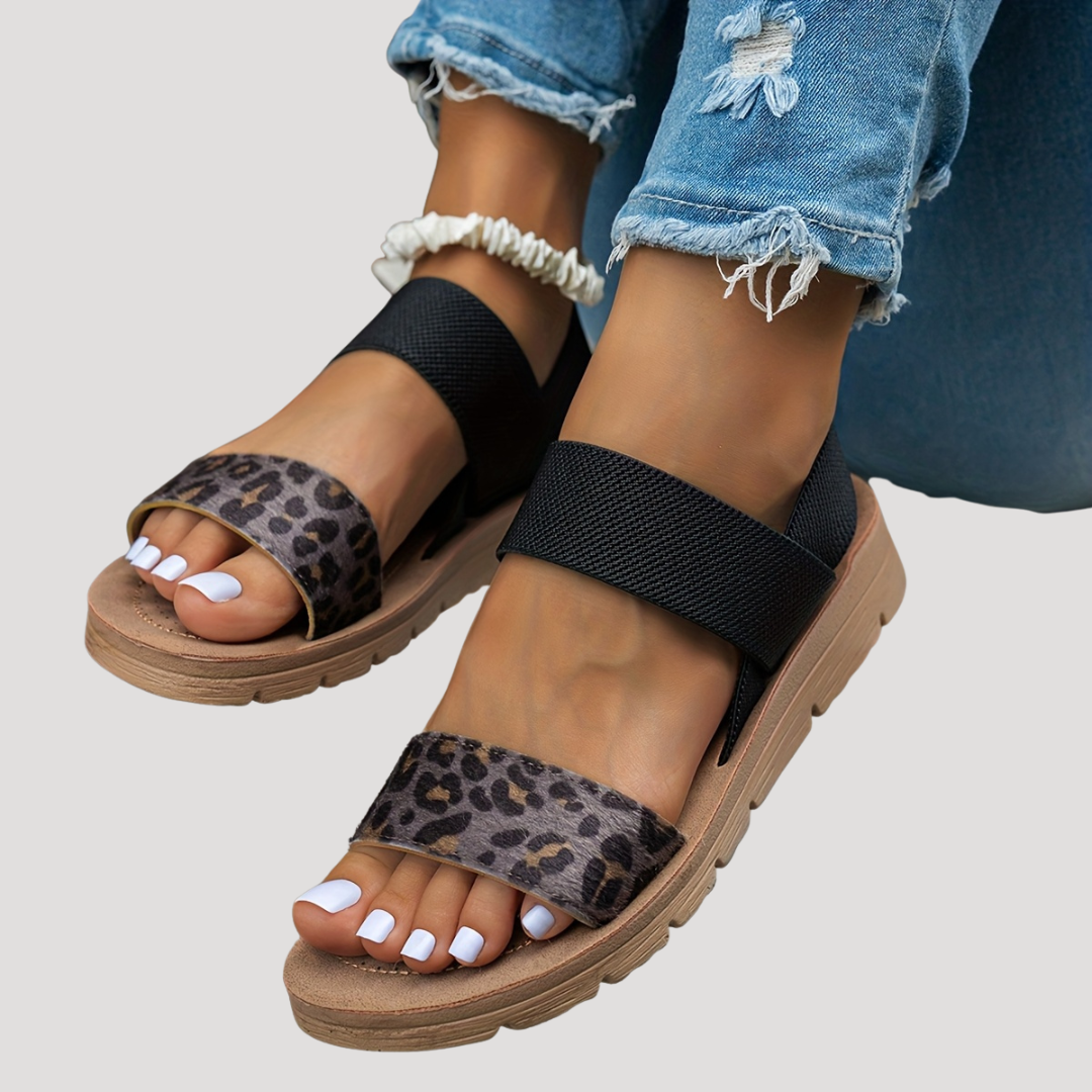 Dames sandalen met leopardprint en kruisbandjes