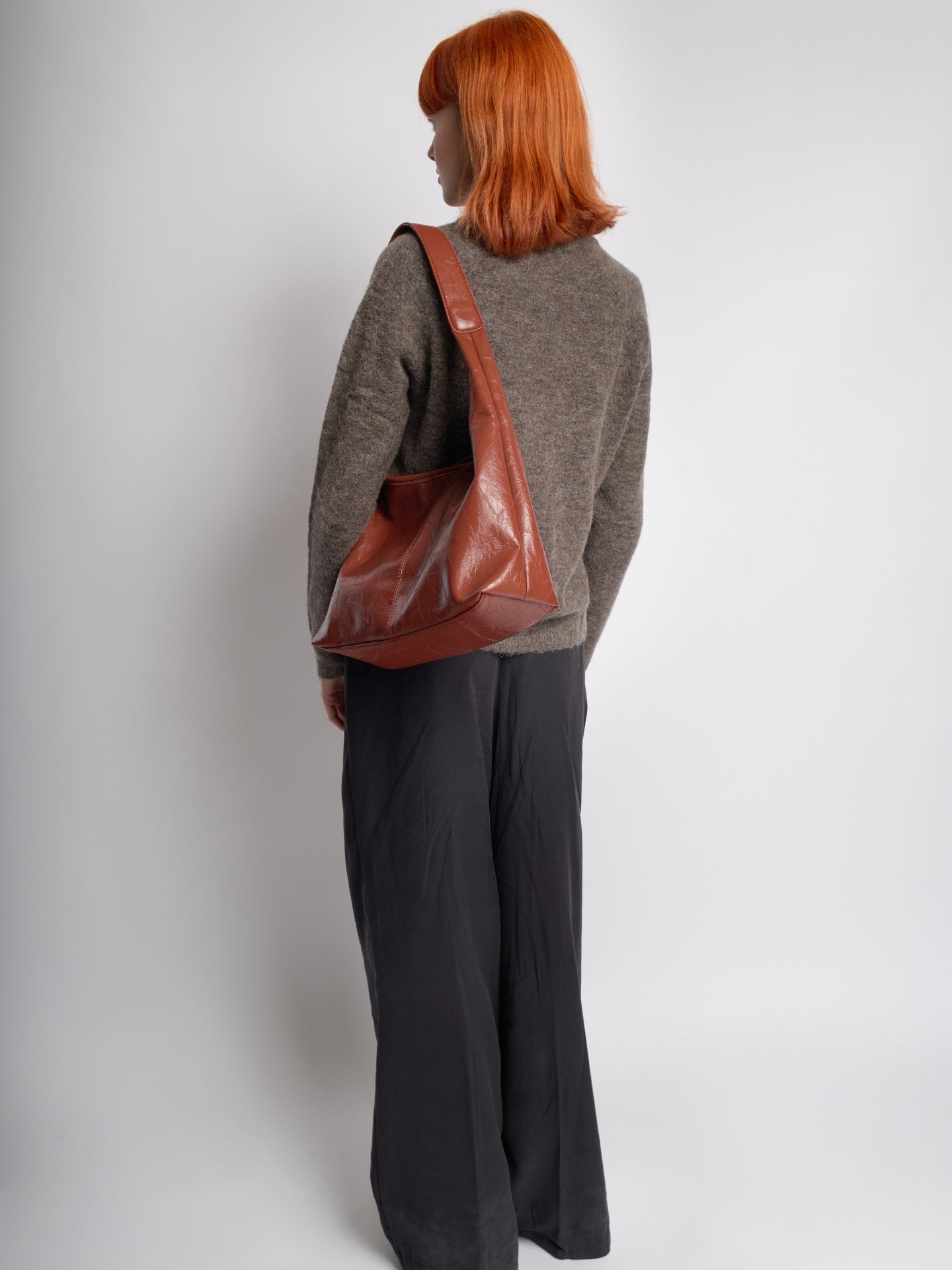 Grote Dames Schoudertas Glanzende Afwerking | Ruime Leren Look Tas met Pouch