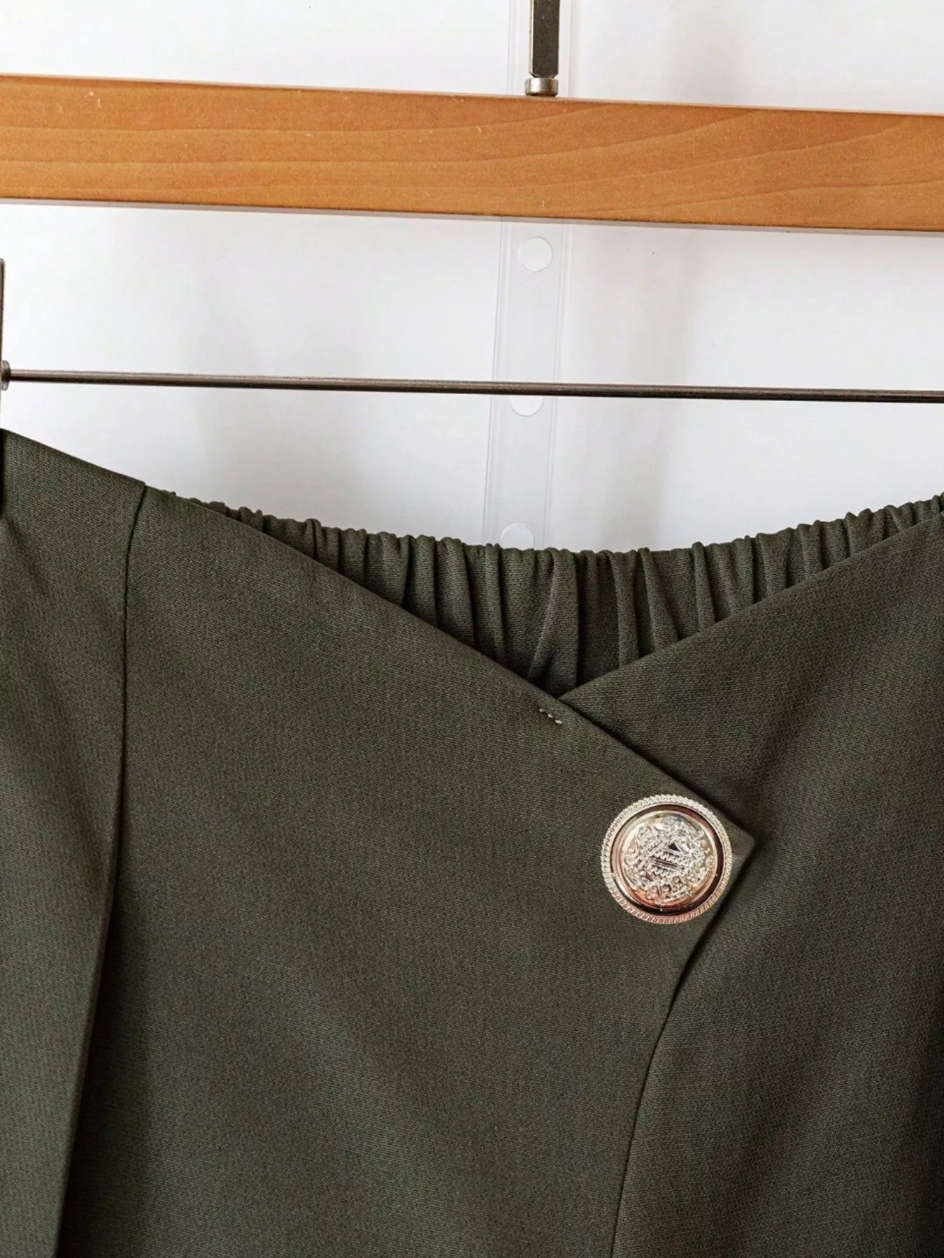 Dames groene wide leg broek met knoopdetails