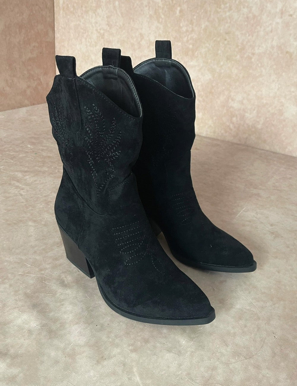 Dames cowboy enkellaarsjes met suède look