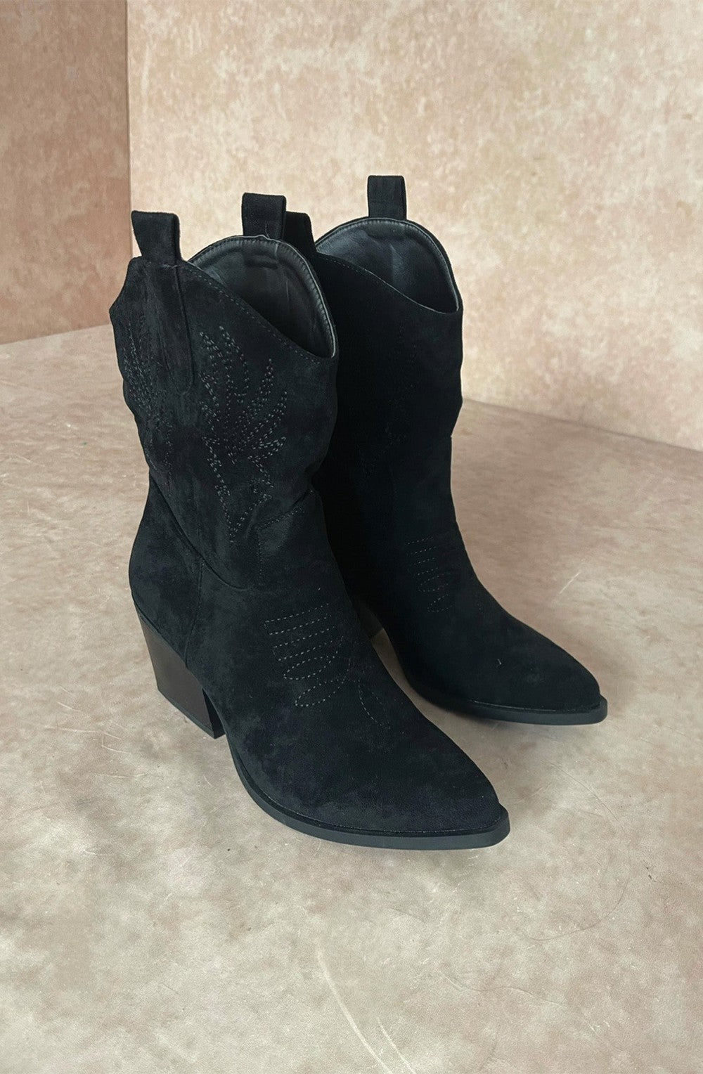 Dames cowboy enkellaarsjes met suède look