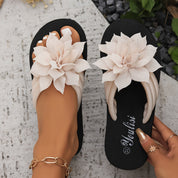 Dames teenslippers met bloemen decoratie voor lente en zomer