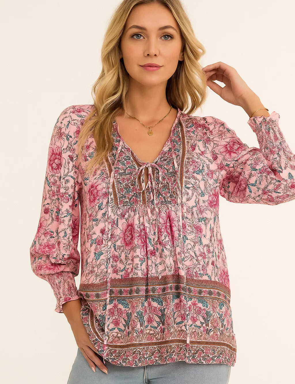 Bloemenstrik-Voor-Shirt-Lantaarnmouwen-Ontwerp-Relaxed-Fit.webp
