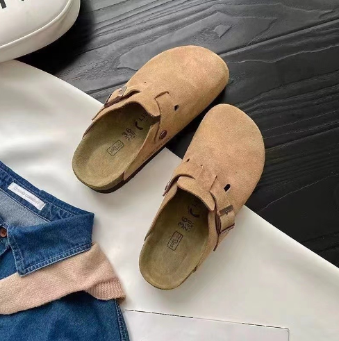 Dames instappers | Comfortabele suède look clogs met gesp