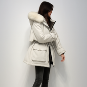 Getailleerde dames parka met capuchon en bontkraag | Dikke winterjas