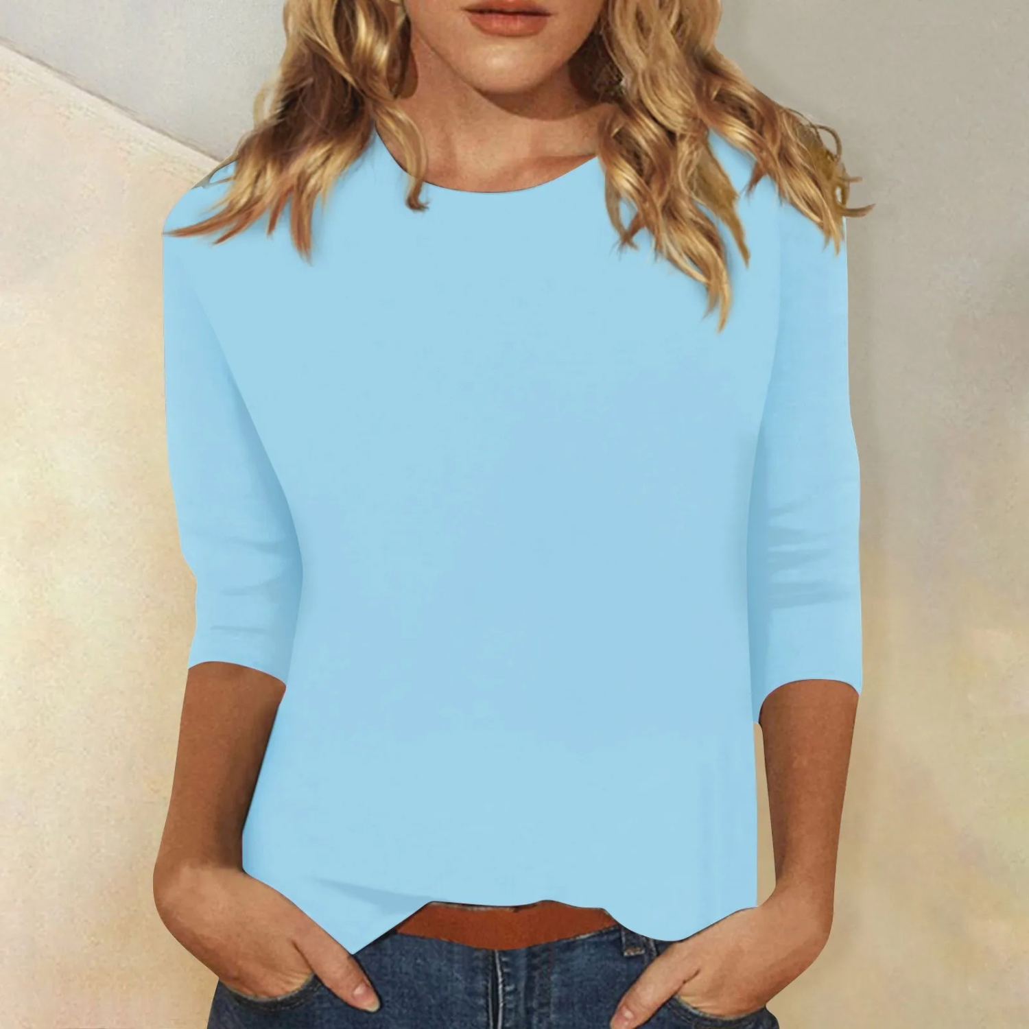 Women's basic shirt with round neck and long sleeves