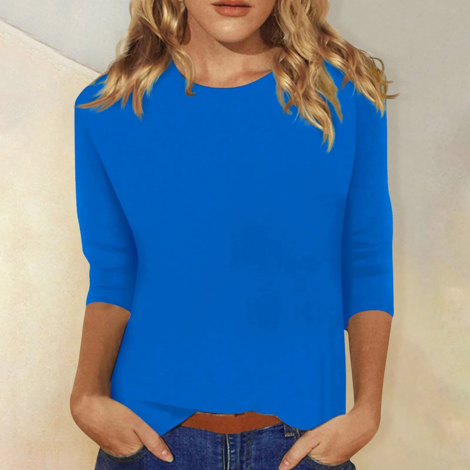 Women's basic shirt with round neck and long sleeves