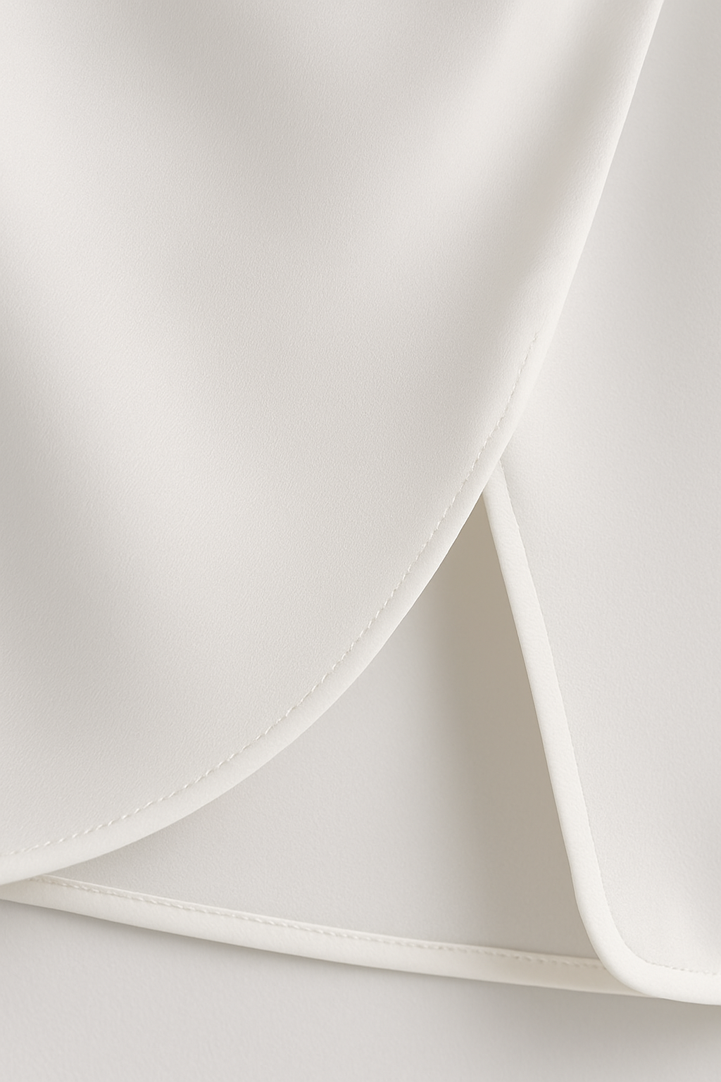 Ladies blouse with cut-out neck and split sleeves
