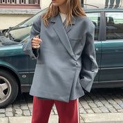 Dames oversized blazer met lange en dubbele rij knopen | Colbert