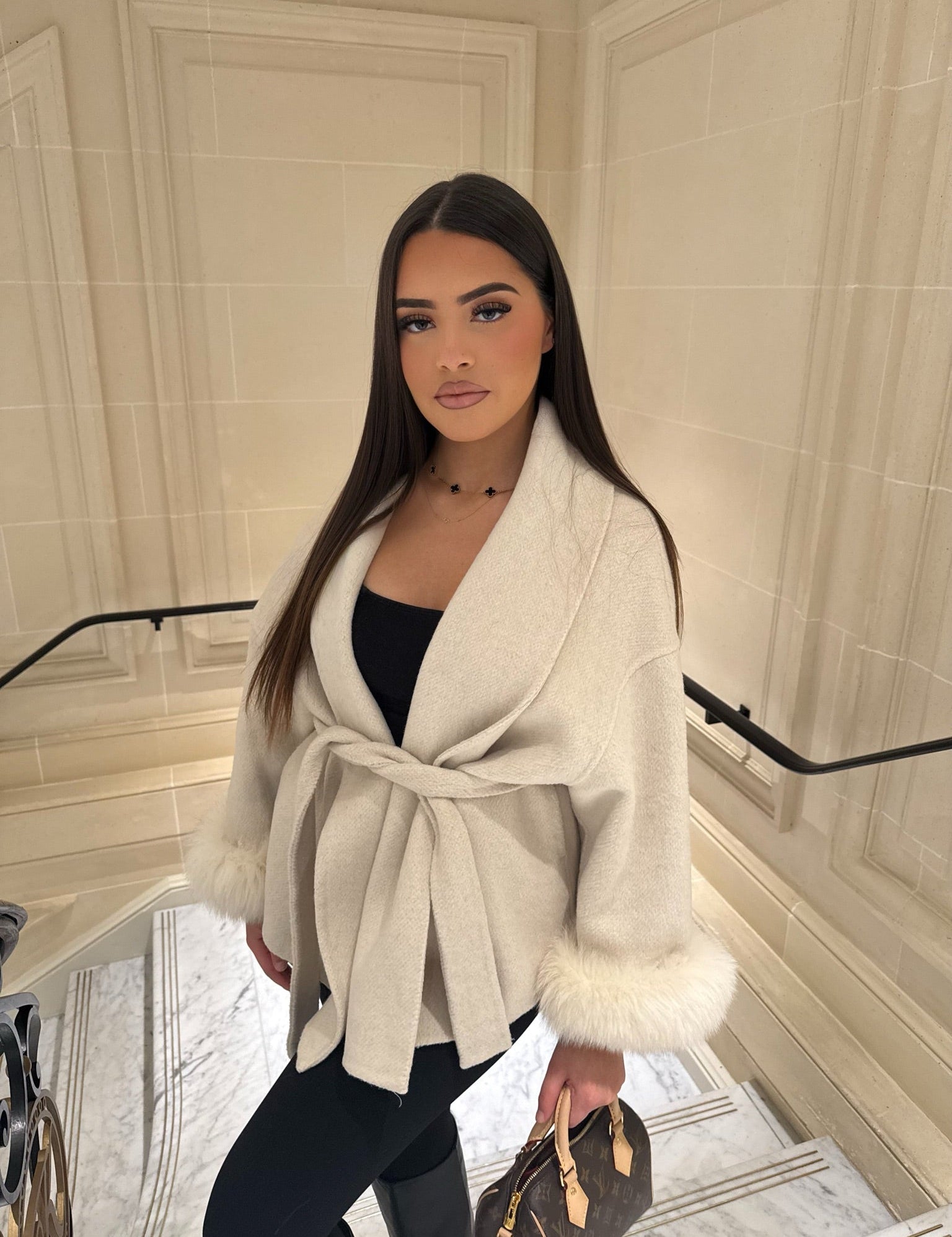 Chique Dames Mantel | Faux Fur | Imitatie Bont | Luxe Wikkel Poncho | Elegante Jas | Winter