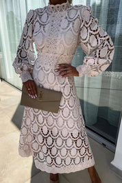 Dames zomerjurk met kanten details en midi lengte