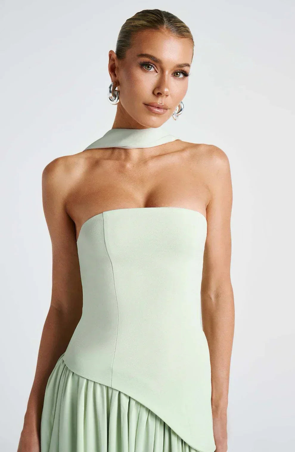 Dames avondjurk strapless met asymmetrische taille