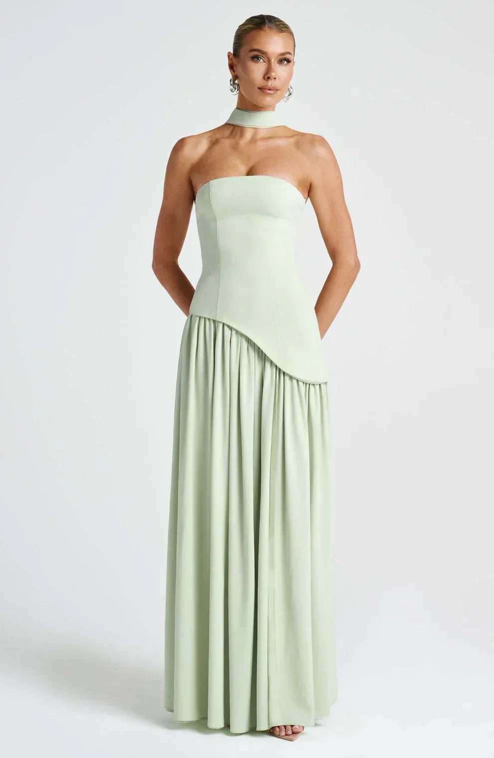Dames avondjurk strapless met asymmetrische taille