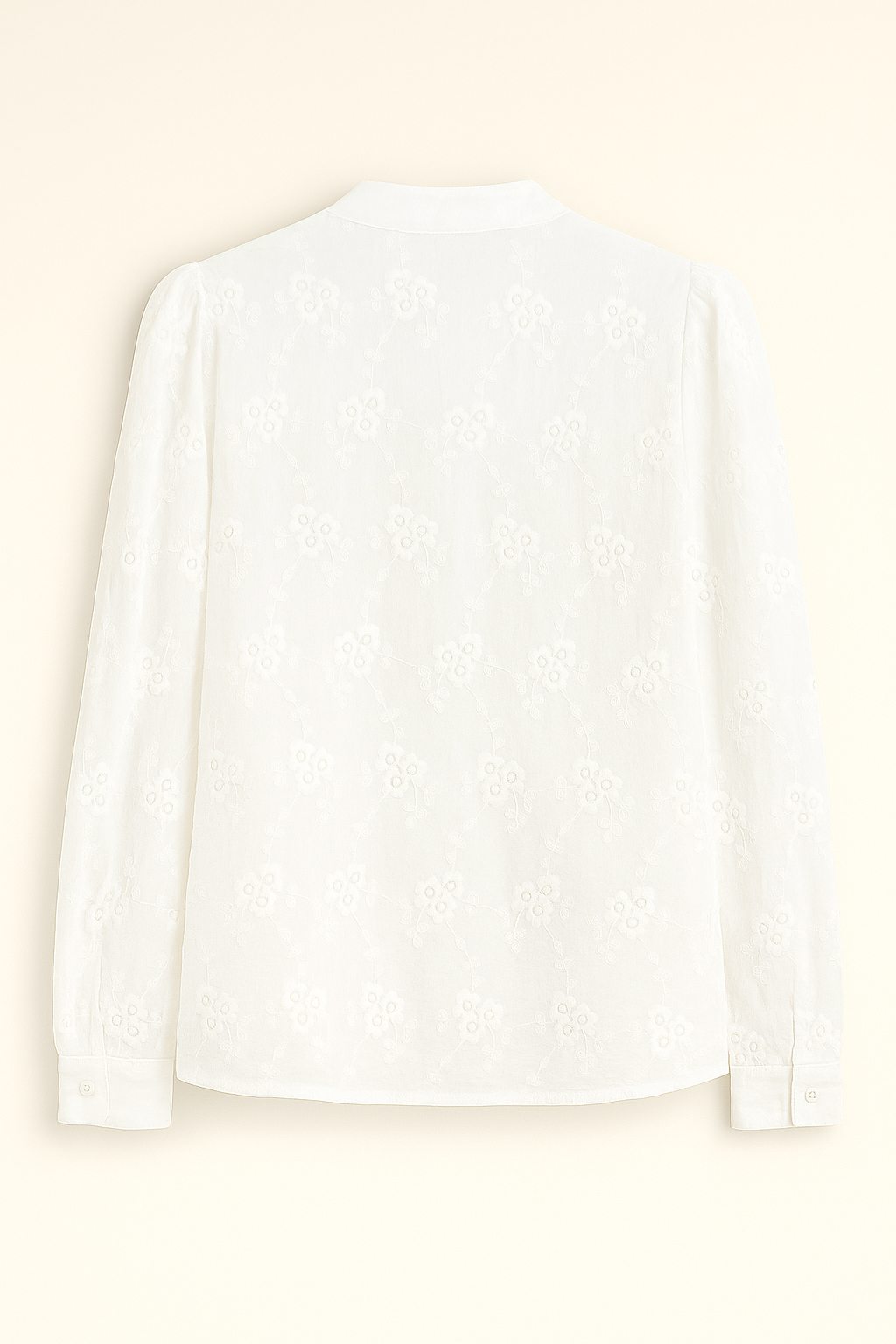 Witte dames blouse met borduurwerk v-hals