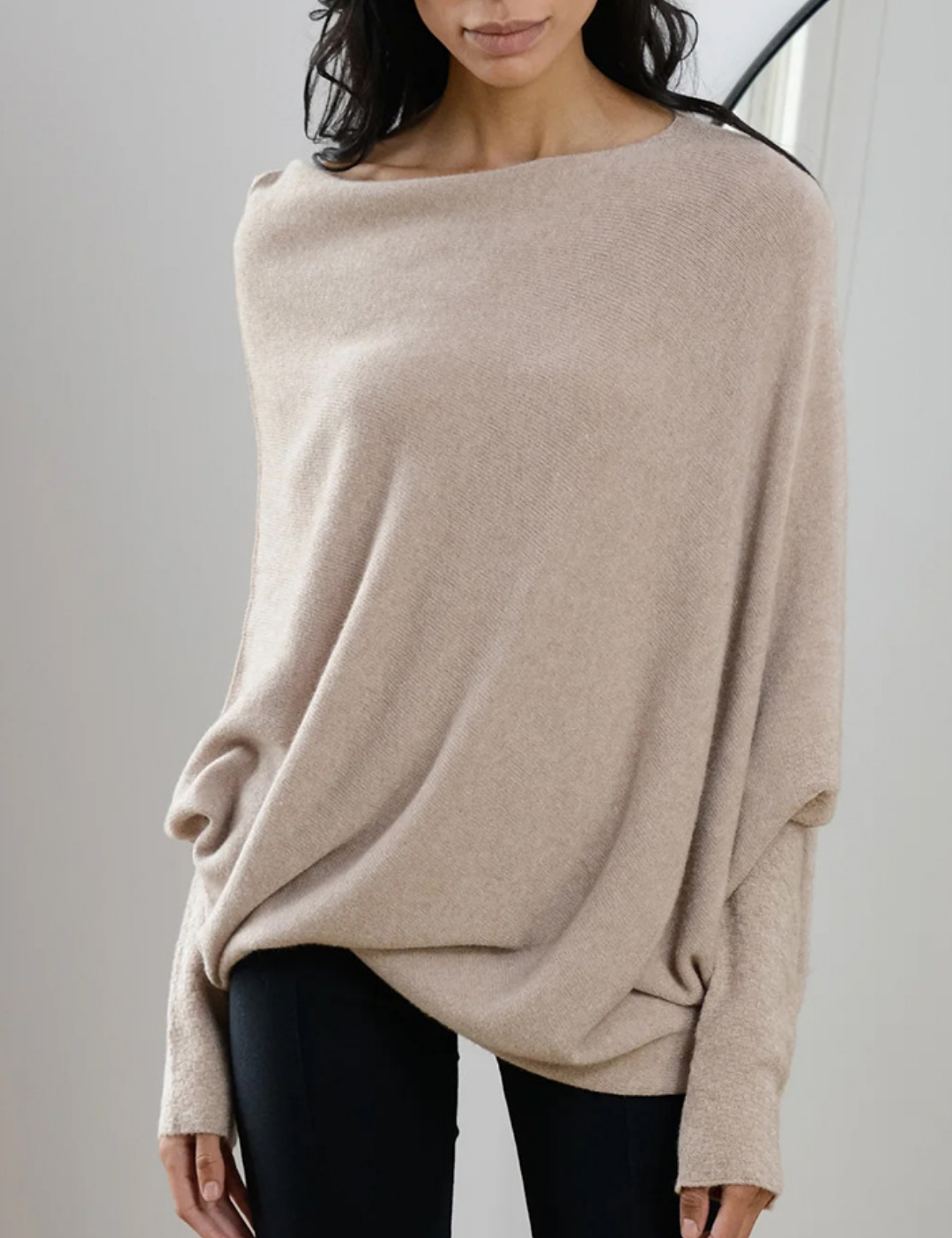 Elegante losvallende dames top | Luxe trui met wijde hals