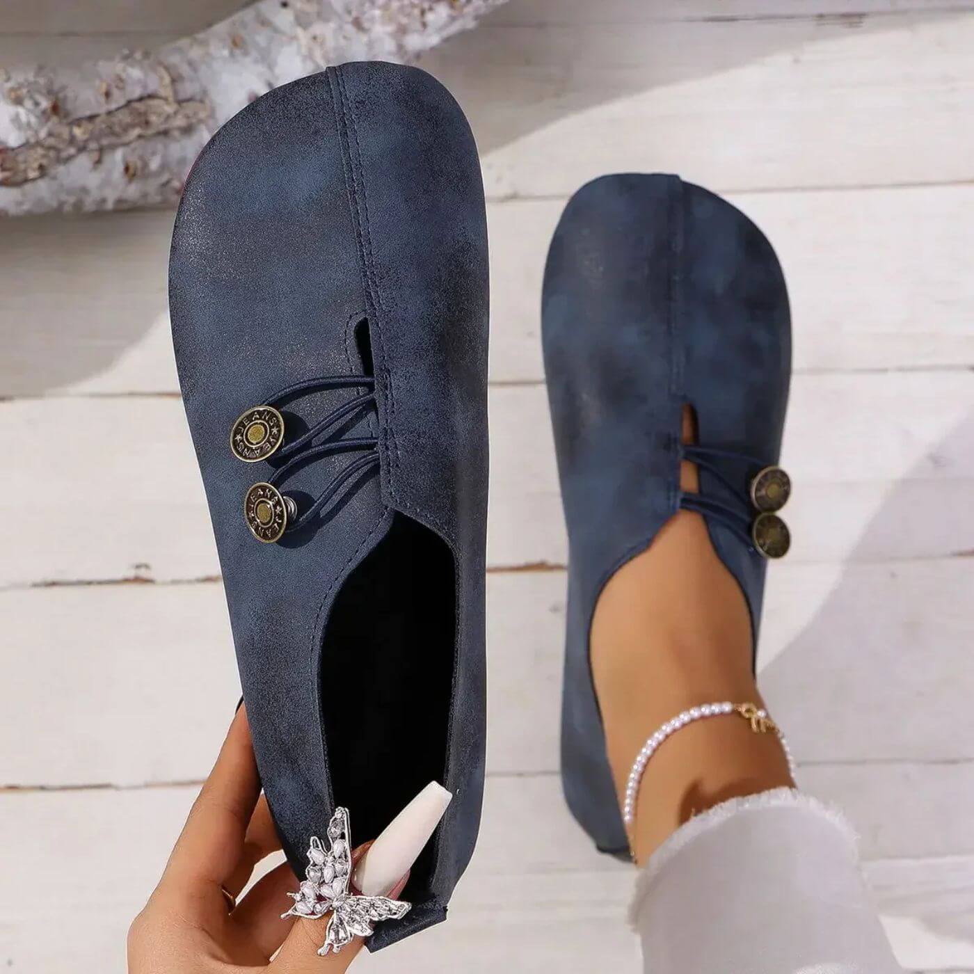 Dames Instapschoen Flexibele Zool | Platte Schoenen met Decoratieve Knoopjes