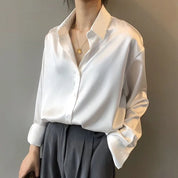 Dames satijn blouse met lange mouwen en klassieke kraag