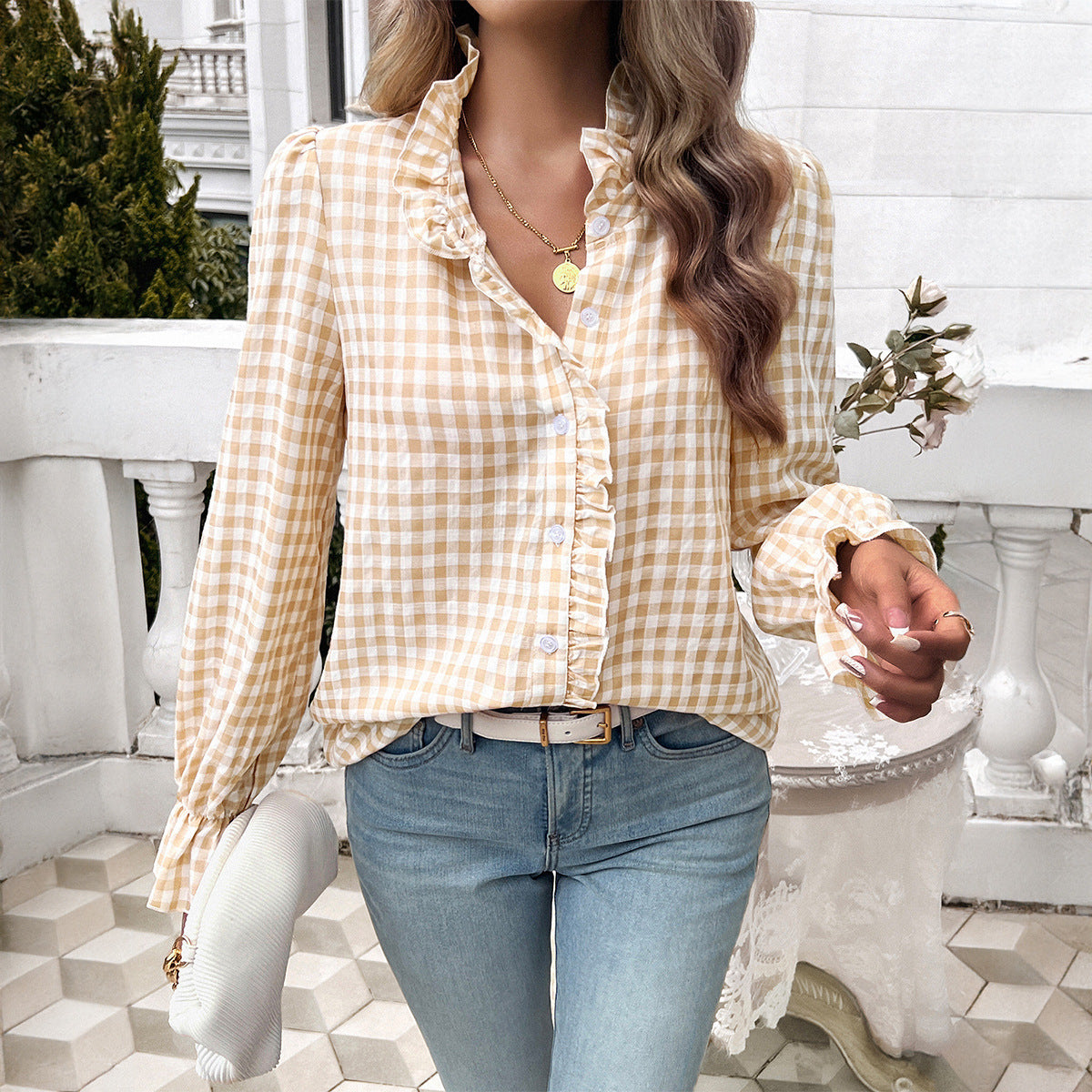 Dames blouse met ruitpatroon | Ruches en uitlopende mouwen