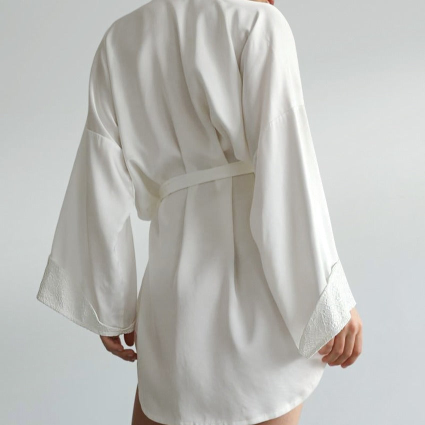 Witte satijn-look kamerjas | Korte loungewear kimono dames