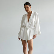 Witte satijn-look kamerjas | Korte loungewear kimono dames