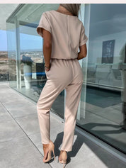 Dames zomerjumpsuit met V-hals en korte mouwen