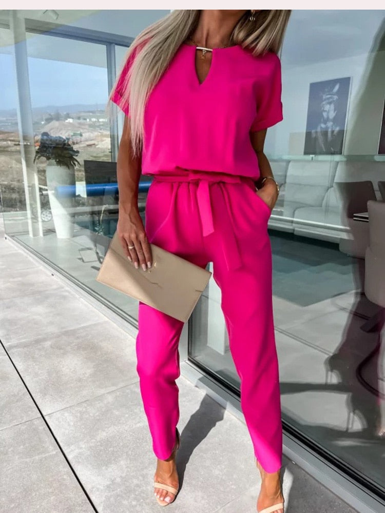 Dames zomerjumpsuit met V-hals en korte mouwen