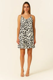 Dames zomerjurk met luipaardprint in wit of roze