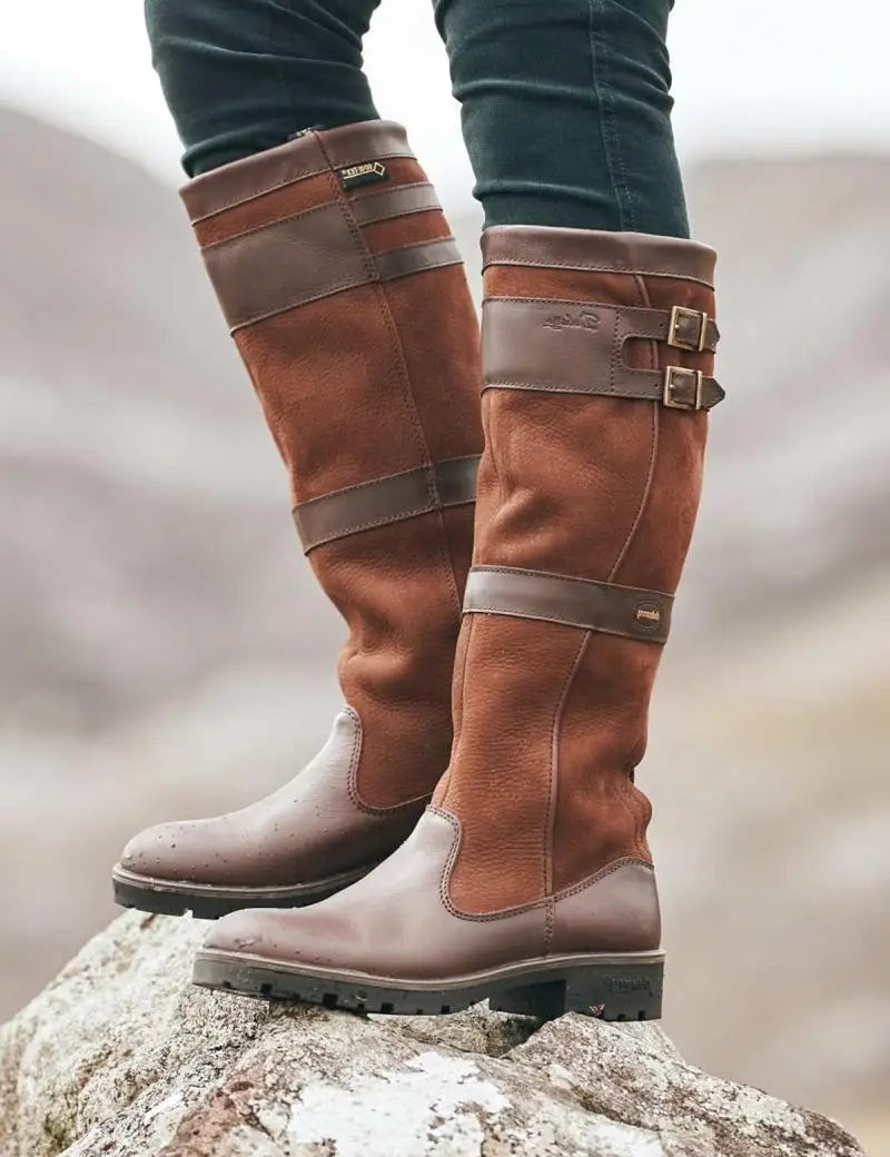 Hoge dames laarzen met suède look en gesp details