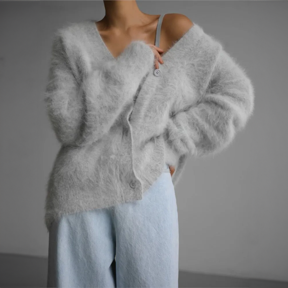 Fluffy oversized dames cardigan | Pluizig gebreid vest met v-hals