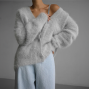 Fluffy oversized dames cardigan | Pluizig gebreid vest met v-hals