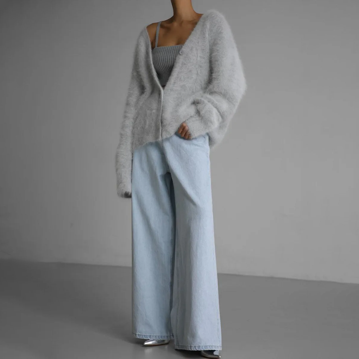 Fluffy oversized dames cardigan | Pluizig gebreid vest met v-hals