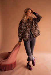 Dames bomber jas met luipaardprint en drukknopen