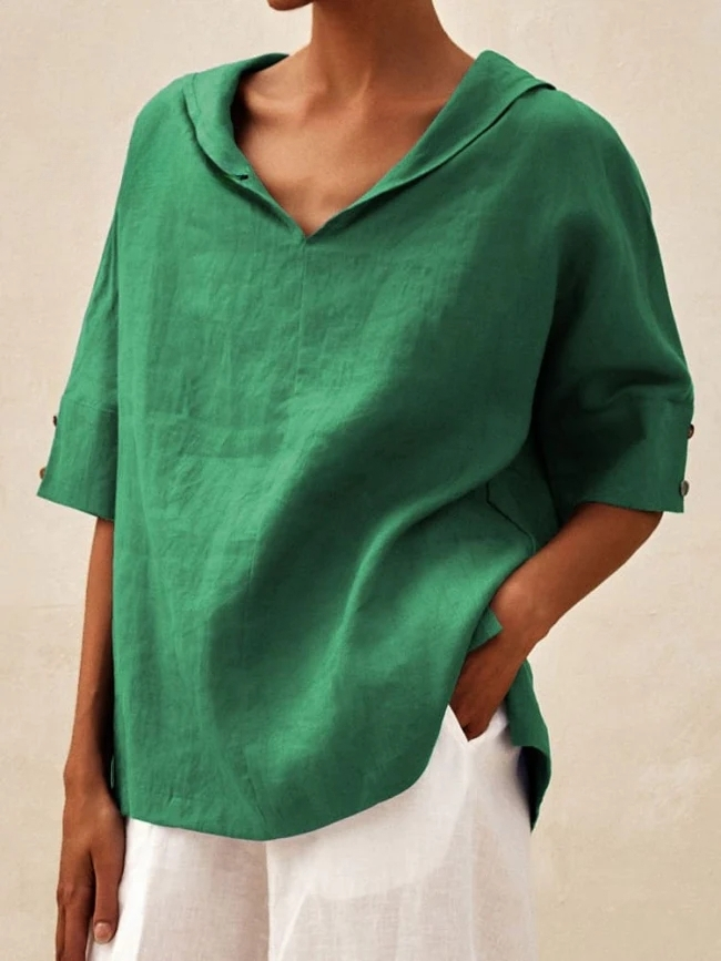 Ladies loose shirt with collar and three-quarter sleeves