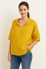 Ladies loose shirt with collar and three-quarter sleeves
