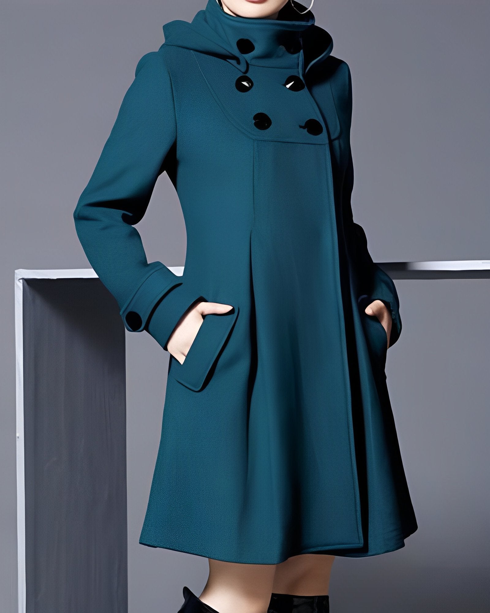 Dames Overjas met Capuchon en Dubbele Rij Knopen | Getailleerd Model met Hoge Kraag