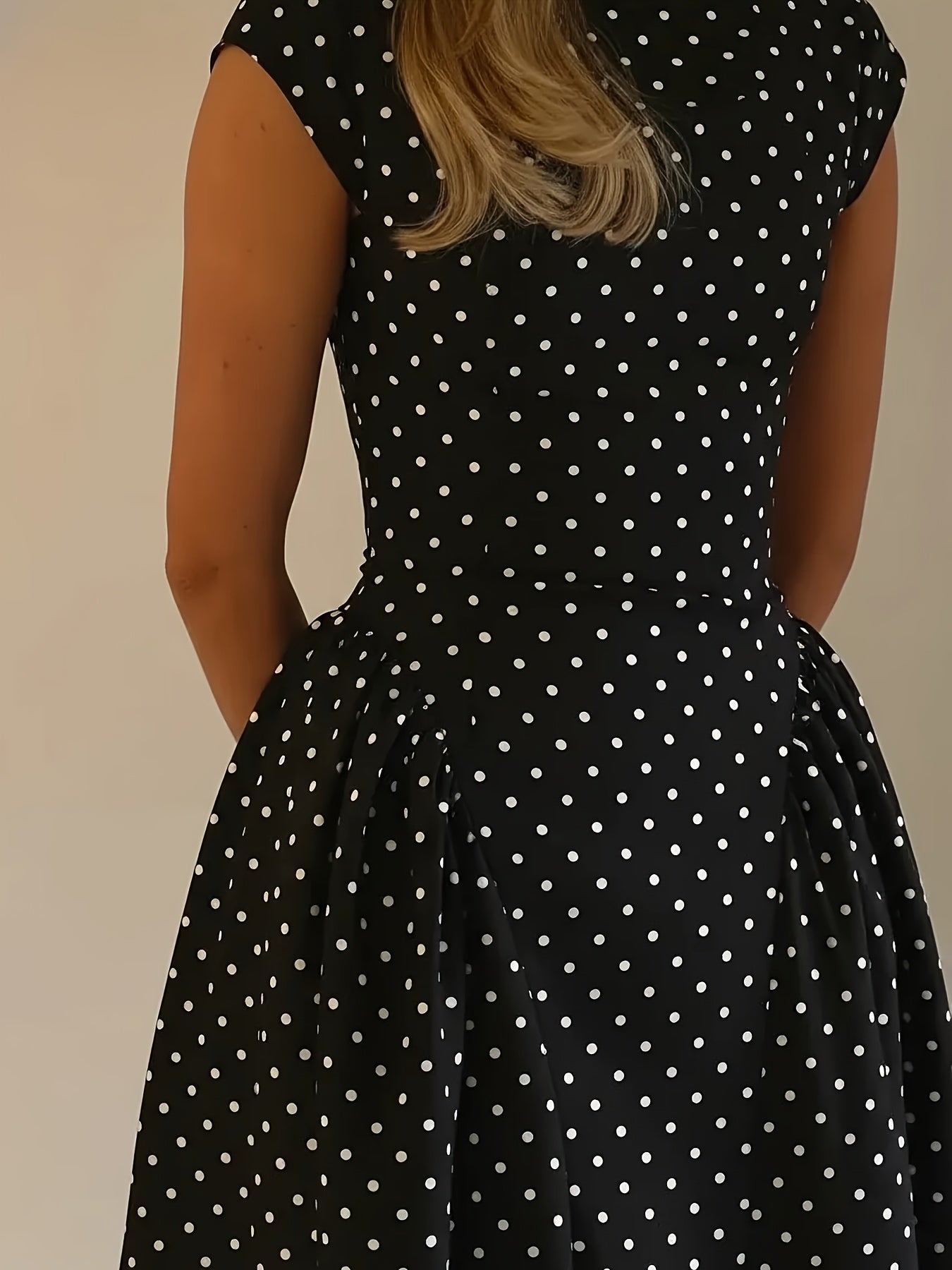 Dames zomerjurk maxi met stippenprint en ronde hals