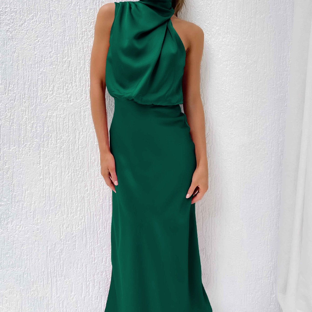 Dames maxi jurk met hoge kraag en neckholder