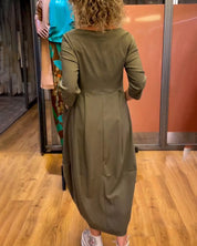 Women's summer midi dress with round neckline and 3/4 sleeves