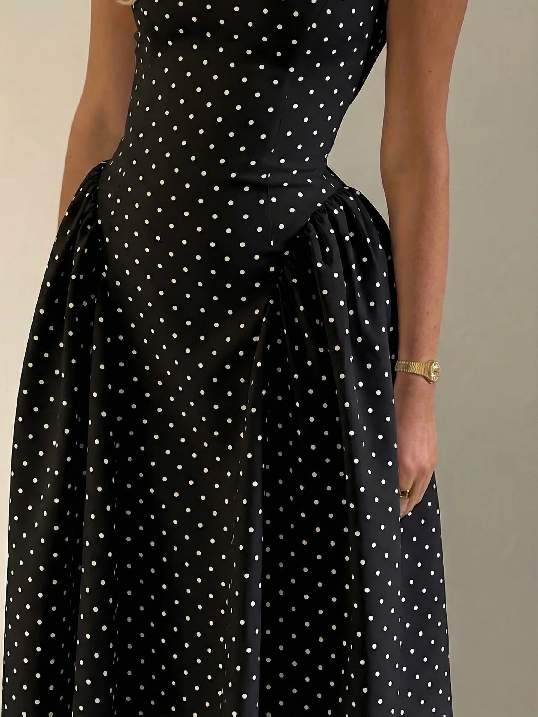 Dames zomerjurk maxi met stippenprint en ronde hals