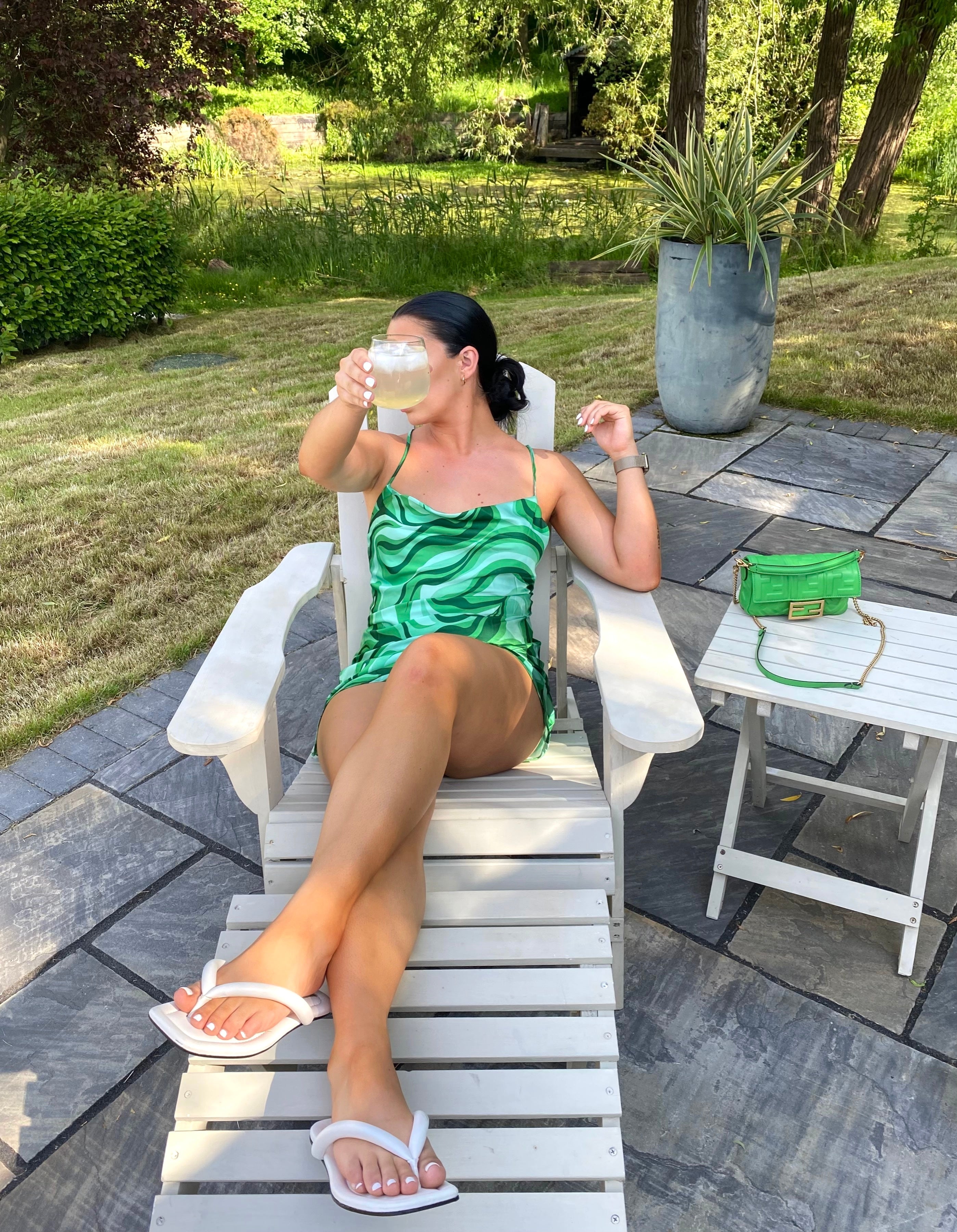 Kort zomerjurkje dames satijn - Kruisbandjes met open rug en groene print