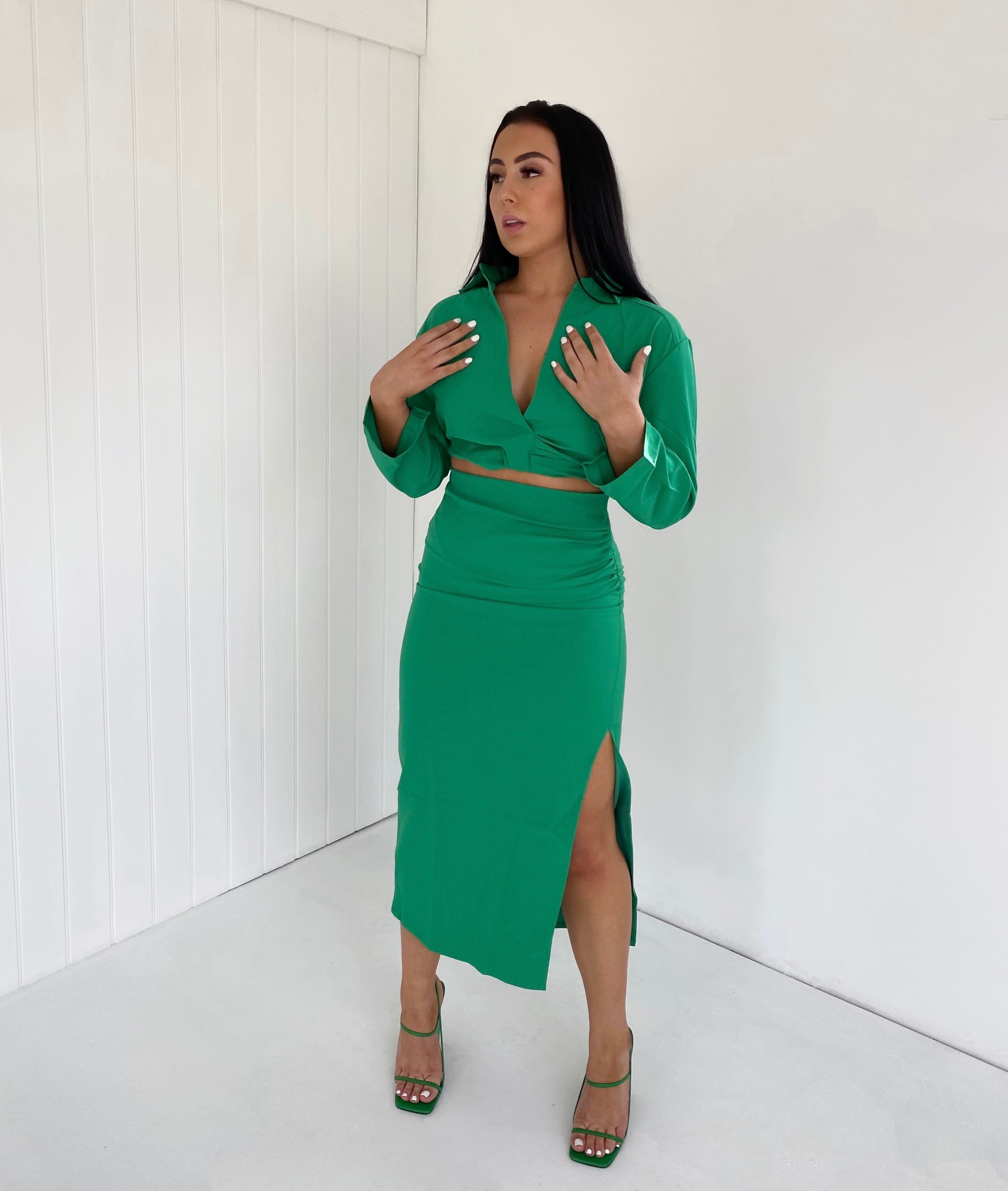 Dames set in groen - Crop top en midi rok met split