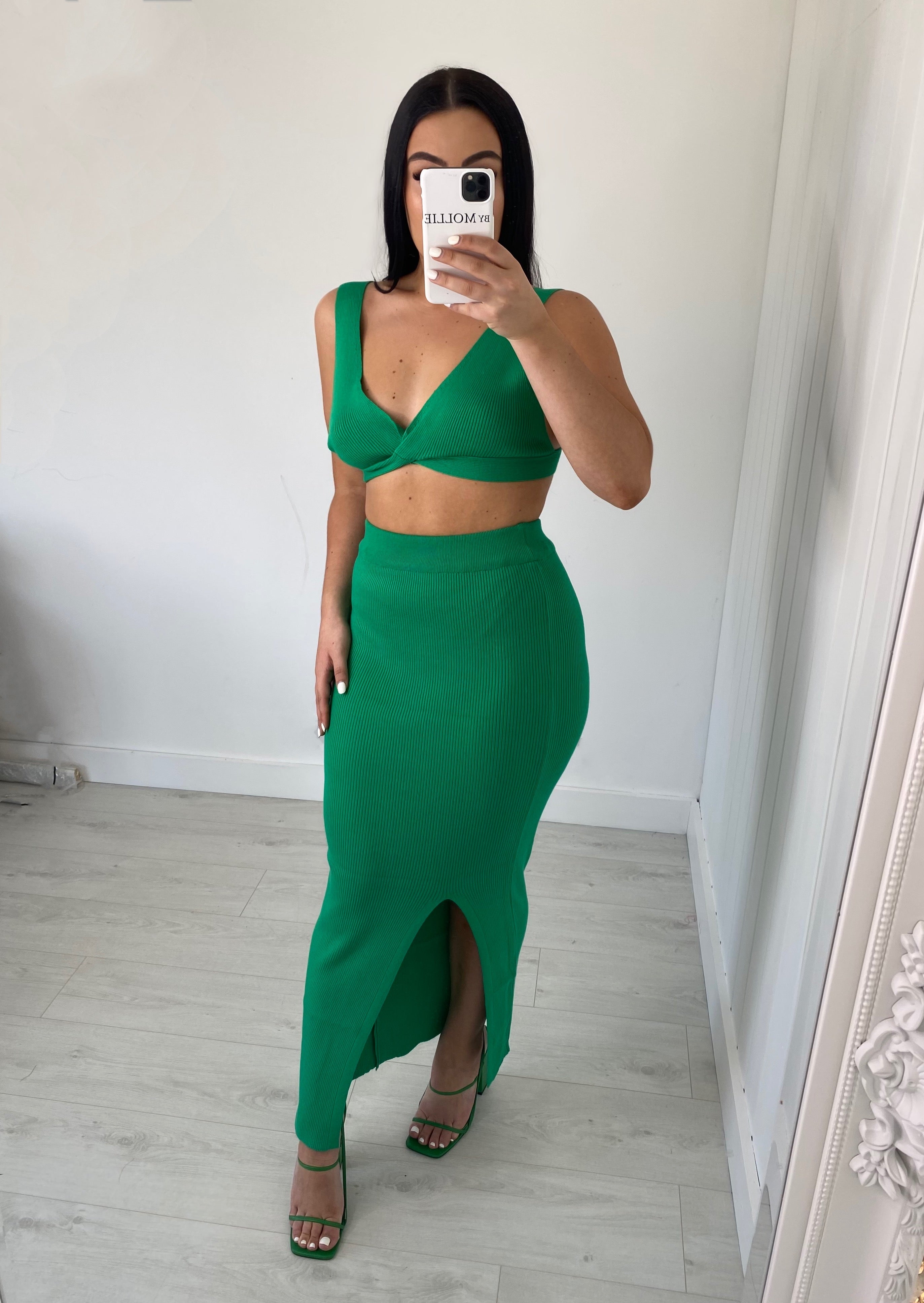 Dames set groen - Bandeau top en midi rok met split
