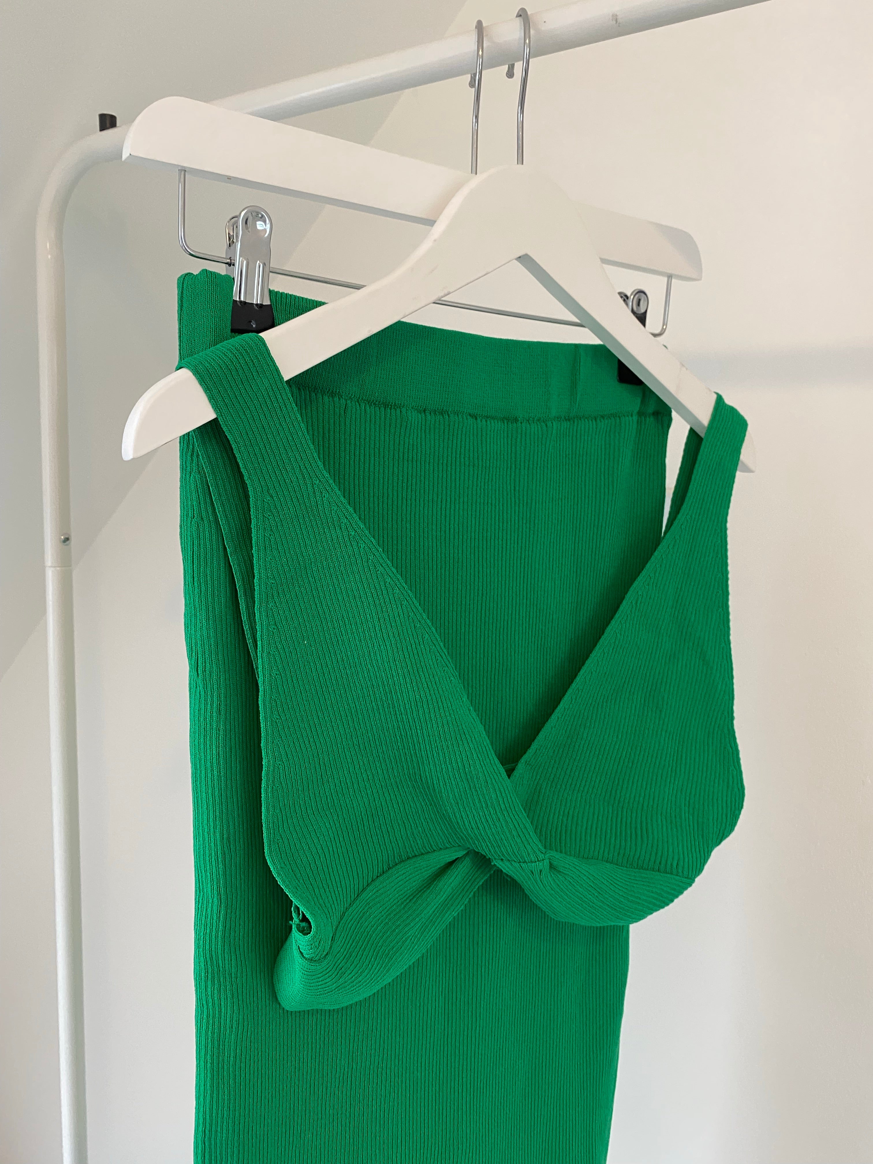 Dames set groen - Bandeau top en midi rok met split