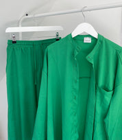 Dames satijnen set met wijde broek en oversized blouse