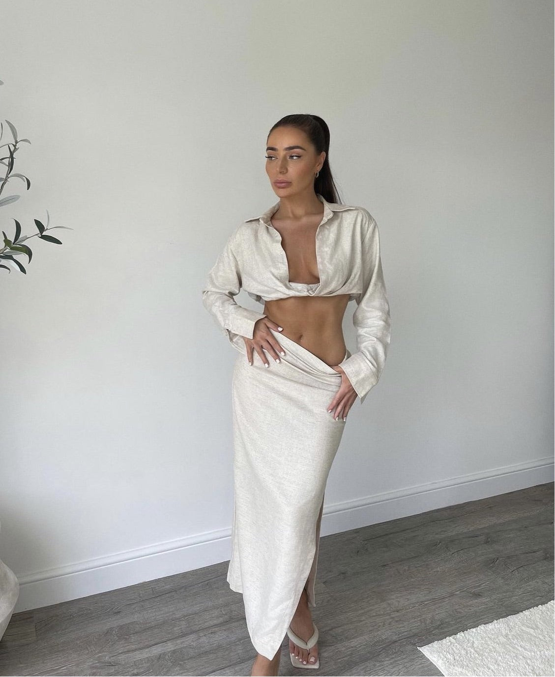 Dames beige crop shirt en midi rok set met split